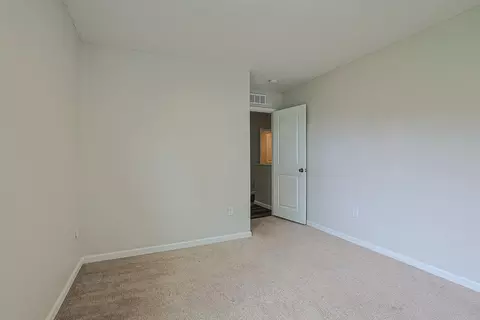 Bedroom - 517 Skyway Dr, Springfield, OH 45505 photo 11 of 11