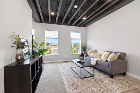 Living - 24 N Center St, Springfield, OH 45502 photo 1 of 3