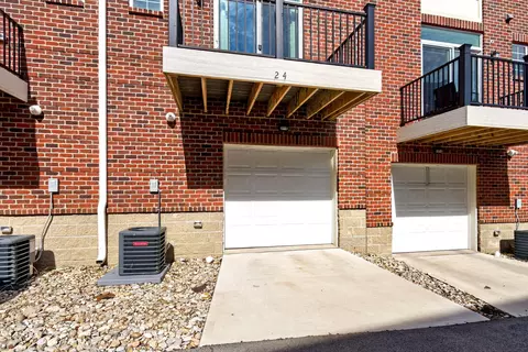 Exterior - 24 N Center St, Springfield, OH 45502 photo 4 of 5