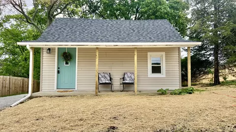 4 E Second St, Christiansburg, OH 45389