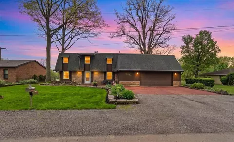 8095 Blue Heron Cv, Huntsville, OH 43324