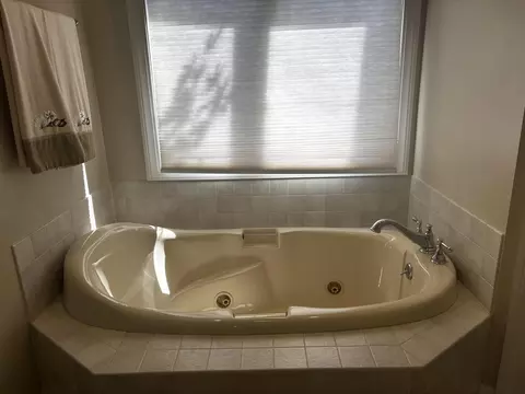 Bath - 5519 E Hidden Shores Dr, Celina, OH 45822 photo 4 of 7