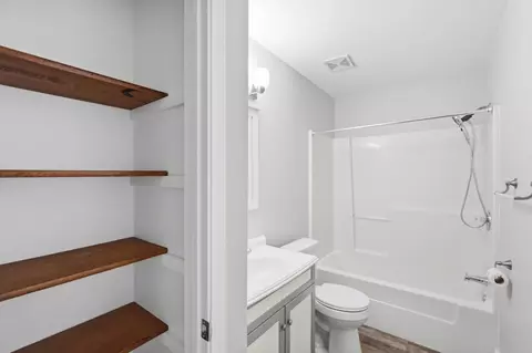 Bath - 7995 Wescott Ave, Fairborn, OH 45324 photo 1 of 4