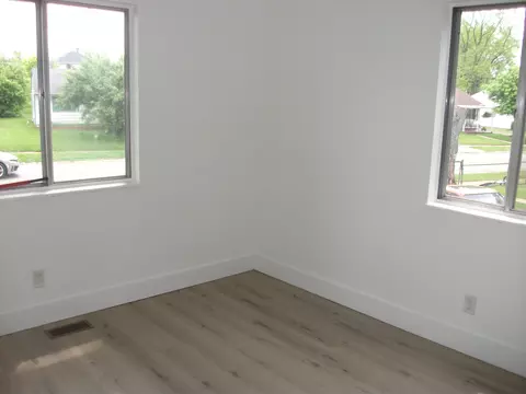 Bedroom - 1611 Springmont Ave, Springfield, OH 45506 photo 2 of 3