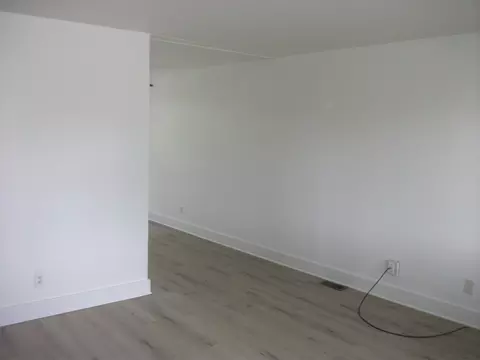 Living - 1611 Springmont Ave, Springfield, OH 45506 photo 1 of 3