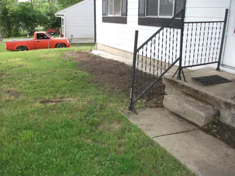 Exterior - 1611 Springmont Ave, Springfield, OH 45506 photo 2 of 7