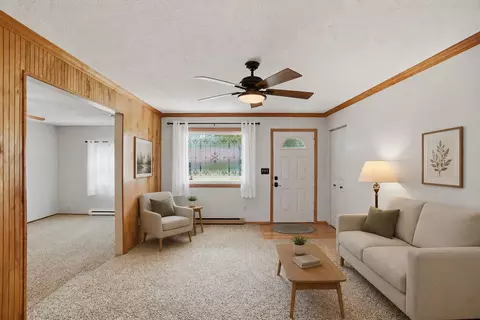 Living - 4400 Limerick Rd, Springfield, OH 45502 photo 2 of 8