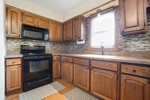 Kitchen - 4400 Limerick Rd, Springfield, OH 45502 photo 3 of 4