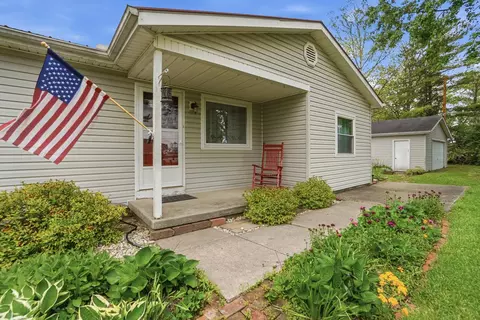 Exterior - 4400 Limerick Rd, Springfield, OH 45502 photo 1 of 5