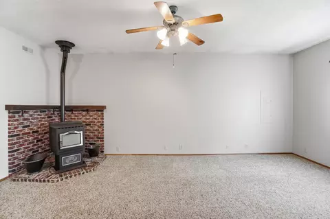 Living - 4400 Limerick Rd, Springfield, OH 45502 photo 6 of 8