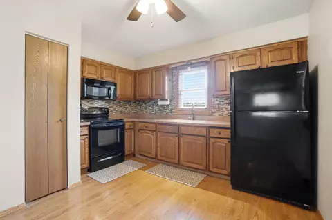 Kitchen - 4400 Limerick Rd, Springfield, OH 45502 photo 2 of 4