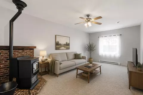 Living - 4400 Limerick Rd, Springfield, OH 45502 photo 5 of 8