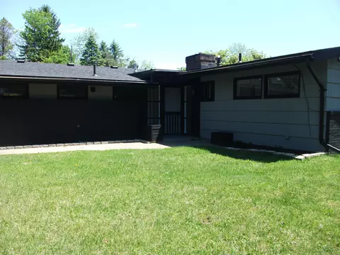 Exterior - 2020 Winding Trl, Springfield, OH 45503 photo 2 of 10