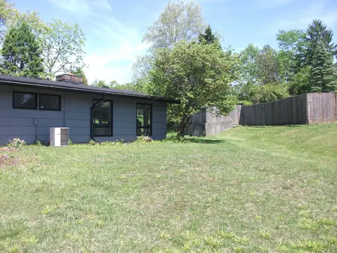 Exterior - 2020 Winding Trl, Springfield, OH 45503 photo 8 of 10