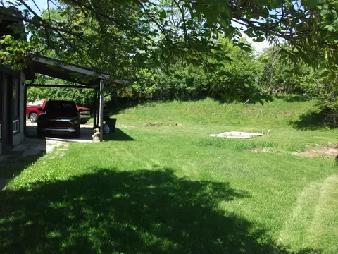 Exterior - 2020 Winding Trl, Springfield, OH 45503 photo 7 of 10