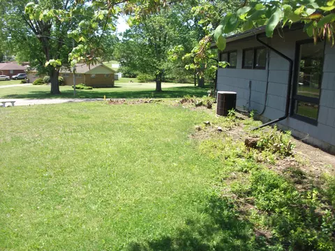 Exterior - 2020 Winding Trl, Springfield, OH 45503 photo 6 of 10
