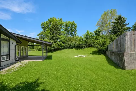 Exterior - 2020 Winding Trl, Springfield, OH 45503 photo 5 of 10