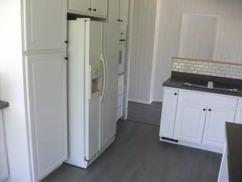 Kitchen - 2020 Winding Trl, Springfield, OH 45503 photo 2 of 2
