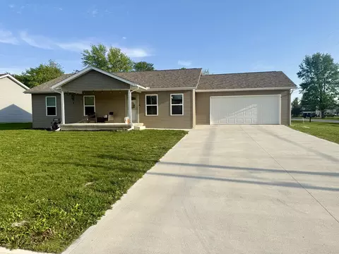 210 N Pike St, Anna, OH 45302