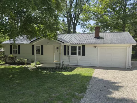 3690 North Dr, Greenville, OH 45331