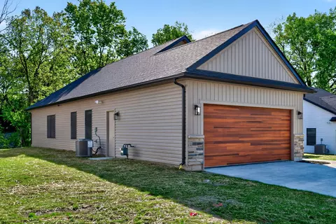 Exterior - 1766 Northpoint Ln, Springfield, OH 45503 photo 5 of 13