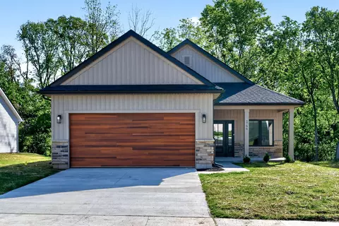 Exterior - 1766 Northpoint Ln, Springfield, OH 45503 photo 4 of 13