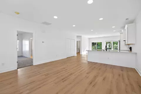 Living - 1766 Northpoint Ln, Springfield, OH 45503 photo 6 of 6