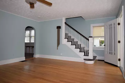 Living - 3734 Lawrenceville Dr, Springfield, OH 45504 photo 2 of 5