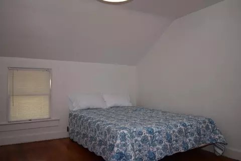 Bedroom - 3734 Lawrenceville Dr, Springfield, OH 45504 photo 4 of 5