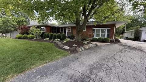 9755 N Country Club Rd, Piqua, OH 45356