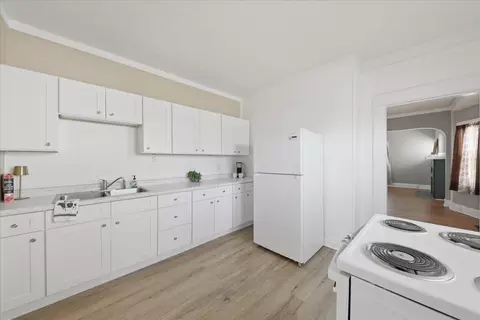 Kitchen - 617 E Mccreight Ave, Springfield, OH 45503 photo 1 of 2