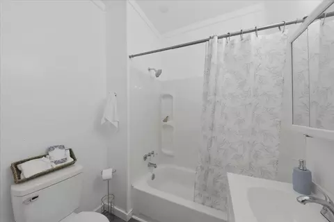 Bath - 617 E Mccreight Ave, Springfield, OH 45503 photo 2 of 2