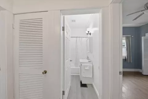 Entry Way - 617 E Mccreight Ave, Springfield, OH 45503 photo 5 of 6