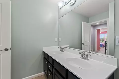 Bath - 1148 Red Maple Dr, Troy, OH 45373 photo 6 of 8