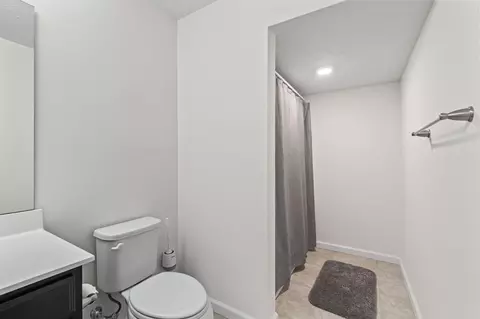 Bath - 1148 Red Maple Dr, Troy, OH 45373 photo 7 of 8