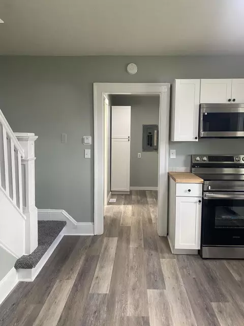 Entry Way - 1400 Innisfallen Ave, Springfield, OH 45506 photo 4 of 7