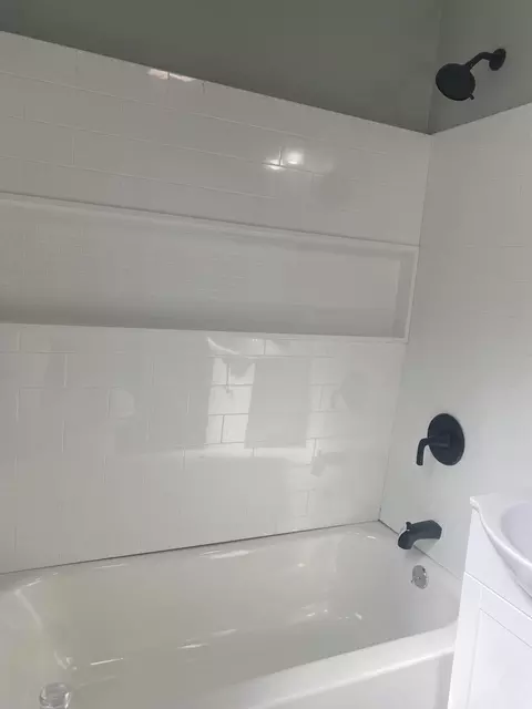 Bath - 1400 Innisfallen Ave, Springfield, OH 45506 photo 5 of 7