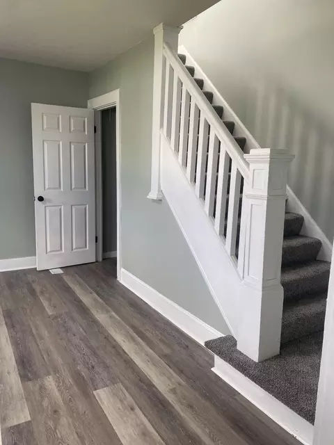 Entry Way - 1400 Innisfallen Ave, Springfield, OH 45506 photo 6 of 7
