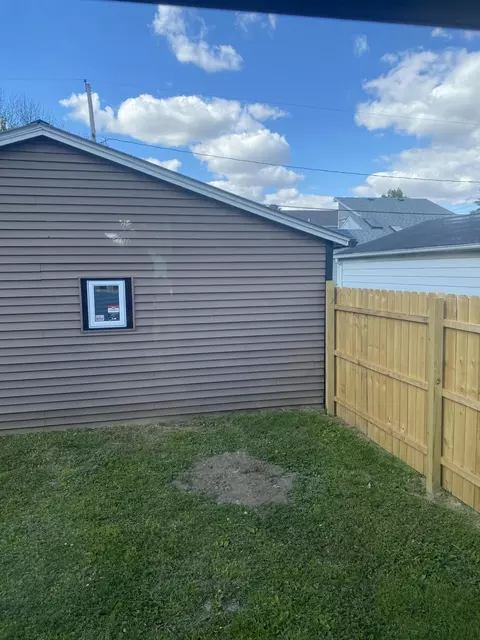 Exterior - 1400 Innisfallen Ave, Springfield, OH 45506 photo 7 of 15