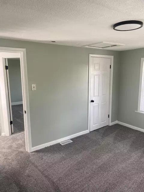 Bedroom - 1400 Innisfallen Ave, Springfield, OH 45506 photo 5 of 5