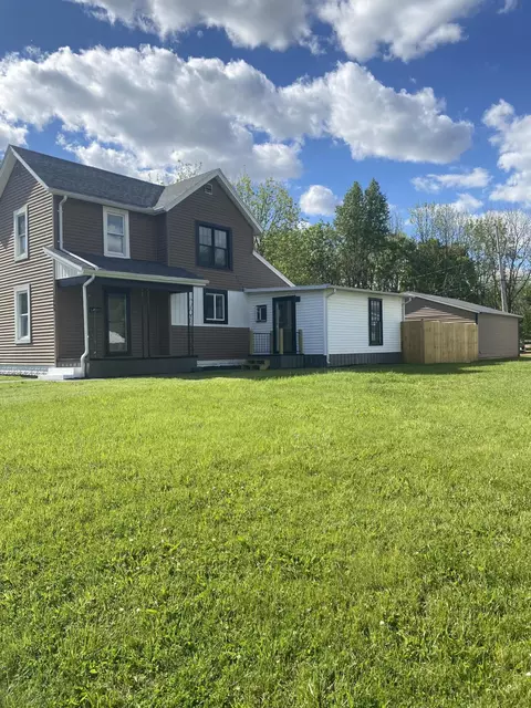 Exterior - 1400 Innisfallen Ave, Springfield, OH 45506 photo 2 of 15