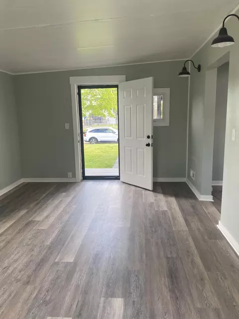 Entry Way - 1400 Innisfallen Ave, Springfield, OH 45506 photo 3 of 7