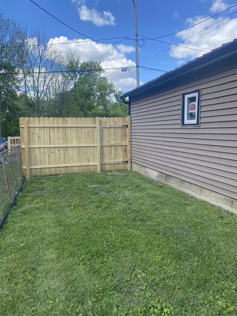 Exterior - 1400 Innisfallen Ave, Springfield, OH 45506 photo 6 of 15