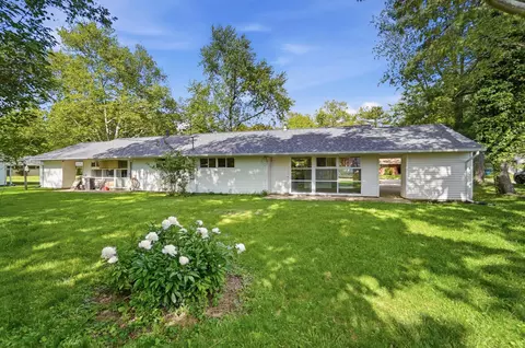 Exterior - 1663-1665 Brentwood Dr, Springfield, OH 45503 photo 7 of 11