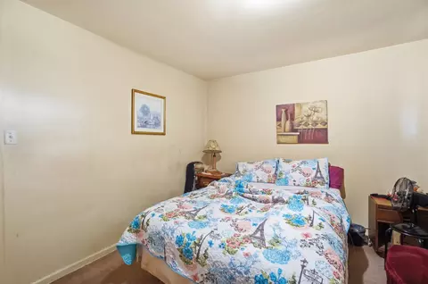 Bedroom - 1663-1665 Brentwood Dr, Springfield, OH 45503 photo 6 of 7