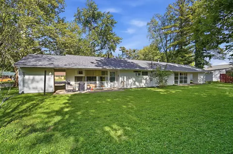 Exterior - 1663-1665 Brentwood Dr, Springfield, OH 45503 photo 5 of 11
