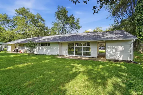 Exterior - 1663-1665 Brentwood Dr, Springfield, OH 45503 photo 6 of 11