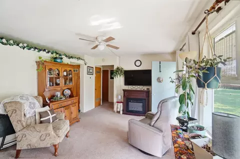 Living - 1663-1665 Brentwood Dr, Springfield, OH 45503 photo 6 of 6