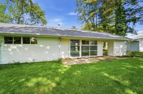 Exterior - 1663-1665 Brentwood Dr, Springfield, OH 45503 photo 8 of 11