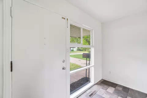 Entry Way - 1663-1665 Brentwood Dr, Springfield, OH 45503 photo 1 of 5